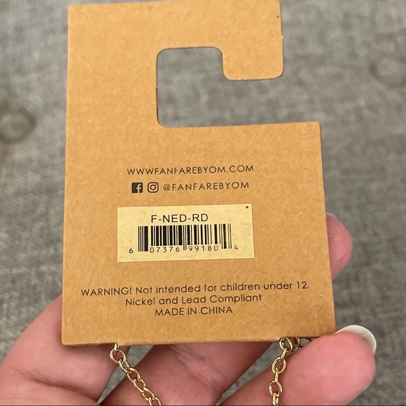 Long red tassel necklace on gold chain by FANFARE - Picture 4 of 4